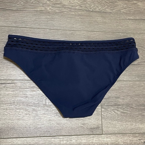 J. Crew Lowrider piqué bikini bottom with rickrack inset Navy Blue Sz M NWT. - Picture 2 of 7